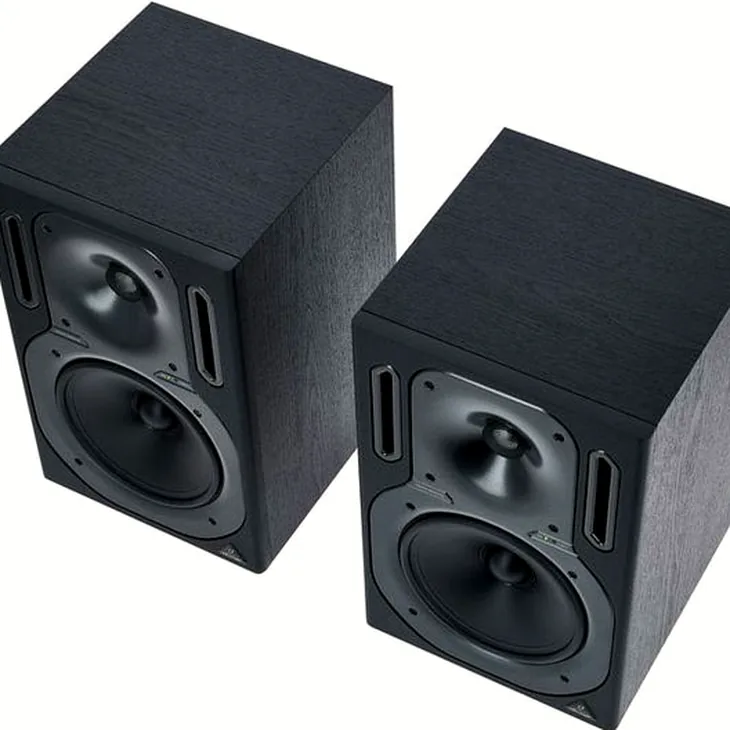 Behringer B2031A Truth Review: Under the microscope: details and soundstage
