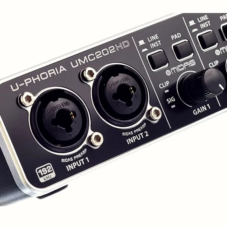 Behringer U-Phoria UMC202HD Review: Hit or miss?