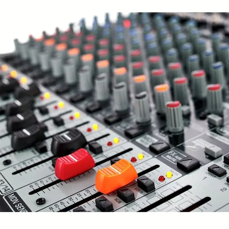 Behringer Xenyx X1832USB Review: Top features