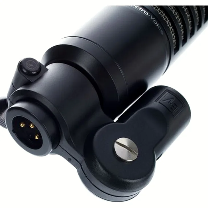 EV RE320 Review: Complete breakdown of capabilities