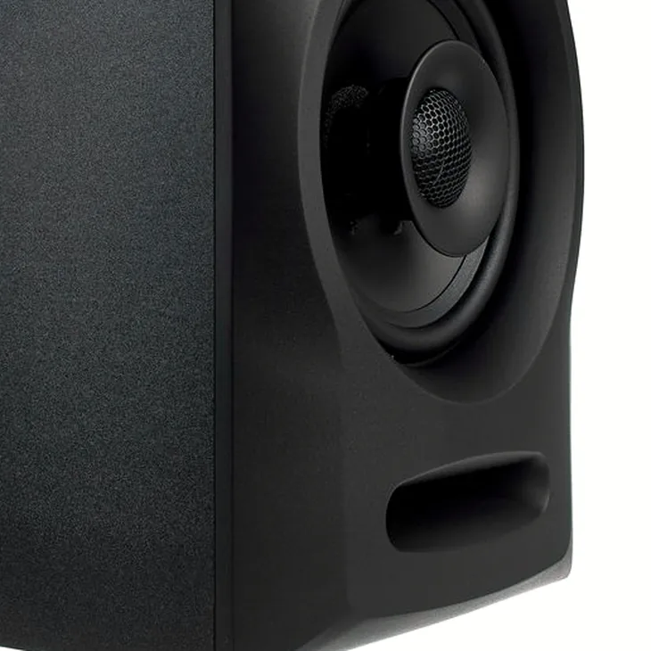 Fluid Audio FX50 V2 Review: Under the microscope: details and soundstage