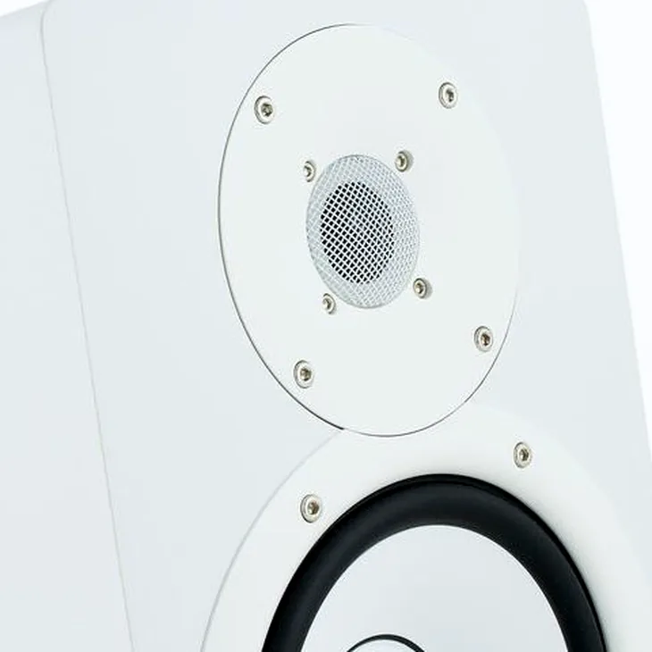 Yamaha HS 7 W Review: A good monitor choice for 2026?