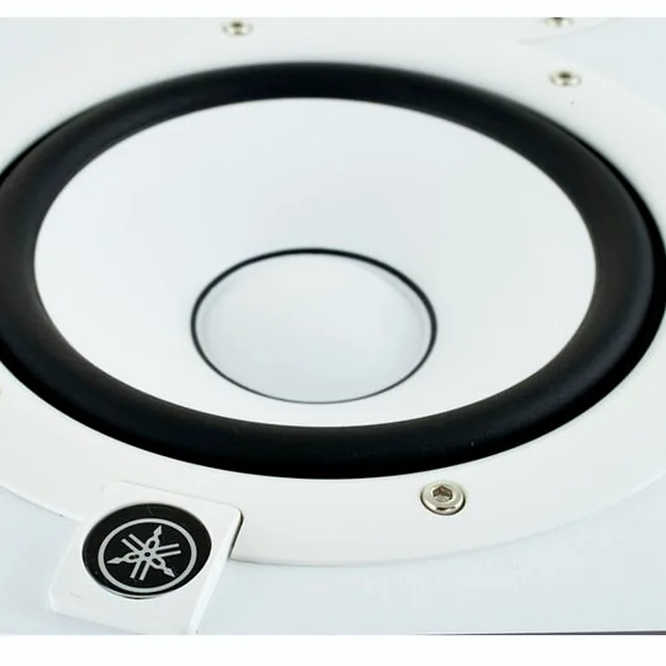 Yamaha HS 7 W Review: A good monitor choice for 2026?