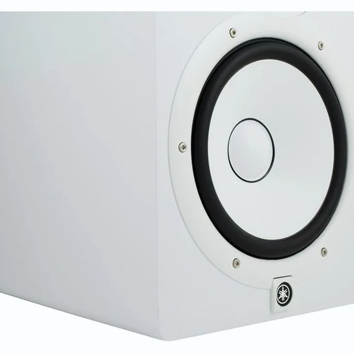 Yamaha HS 8 W Review: A closer look at the components