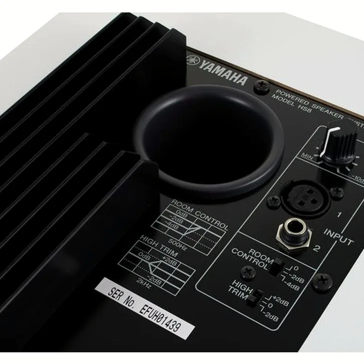 Yamaha HS 8 W Review: A closer look at the components